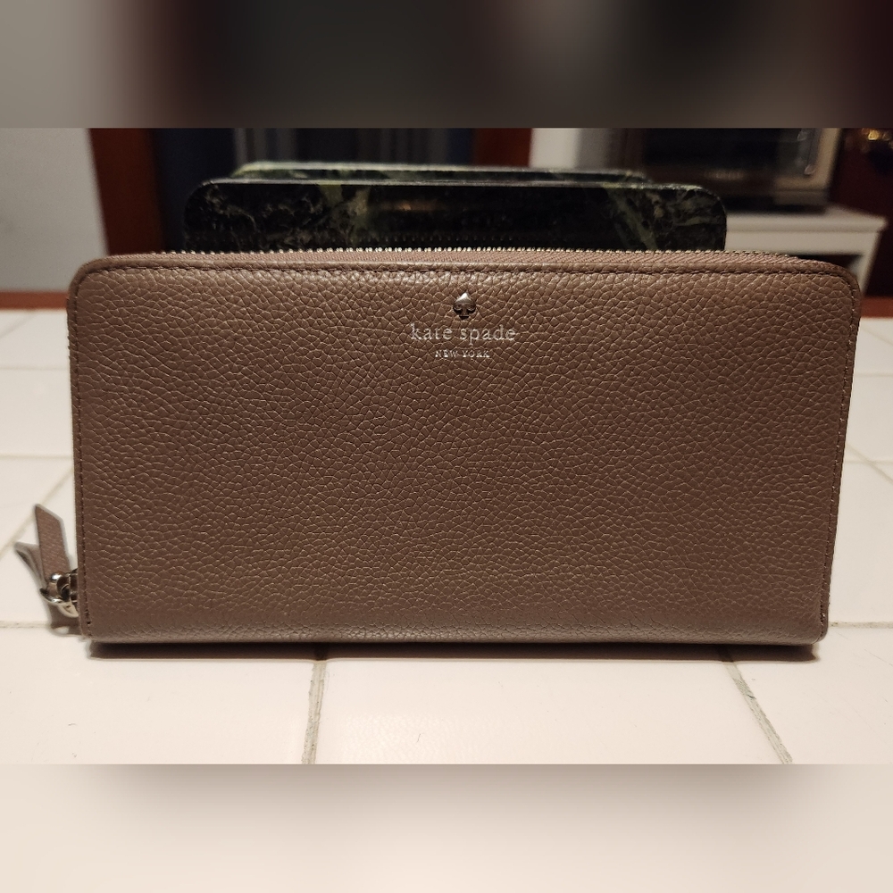 Kate Spade Neda wallet